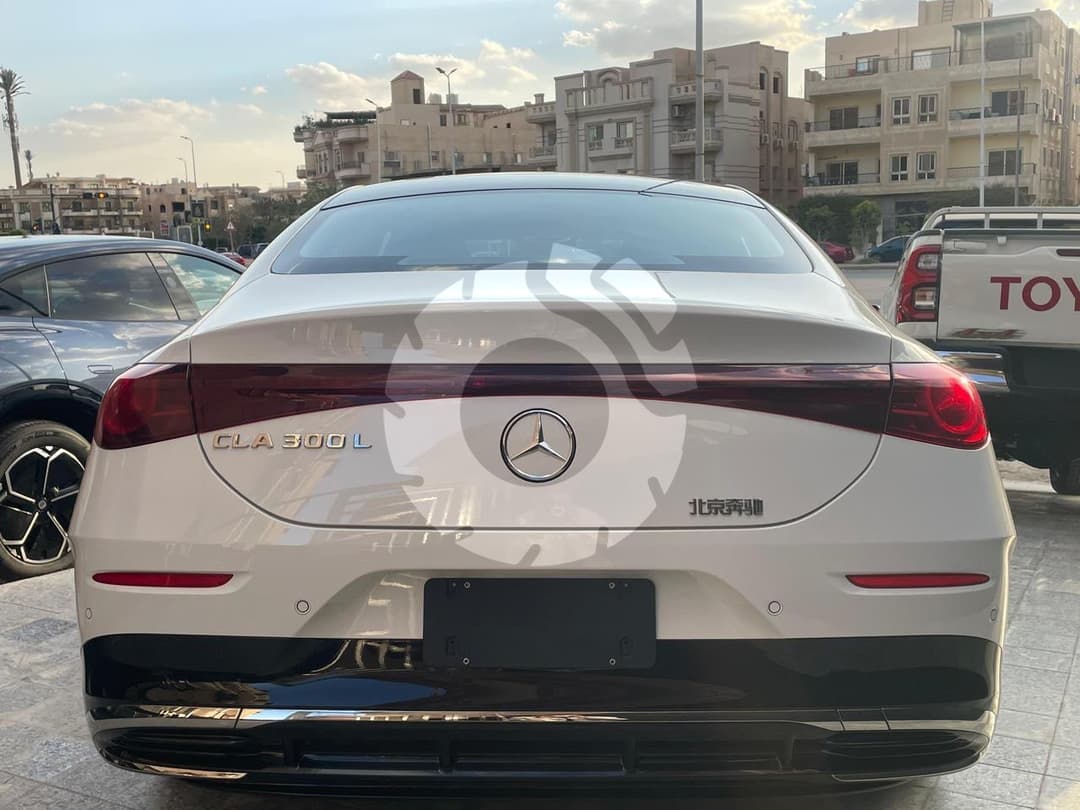 مرسيدس سي ال ايه 300 2025 - 3