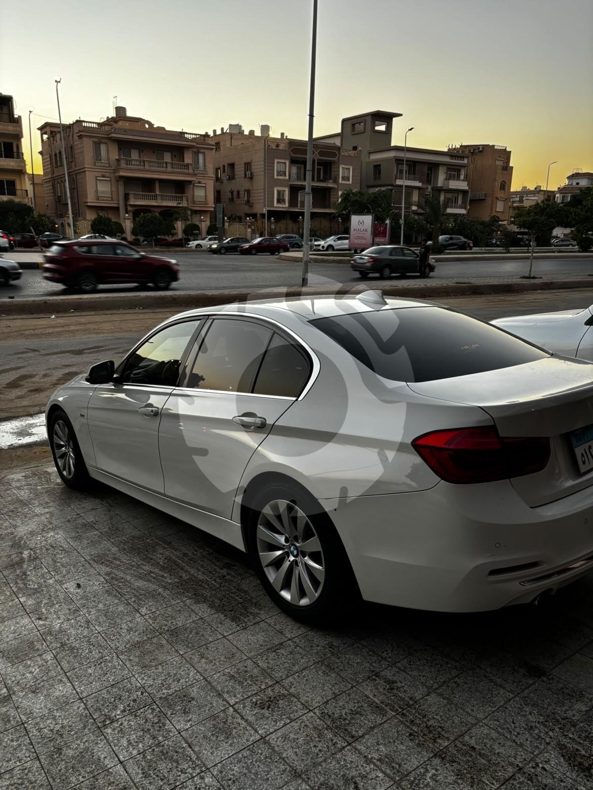بى ام دبليو 318i