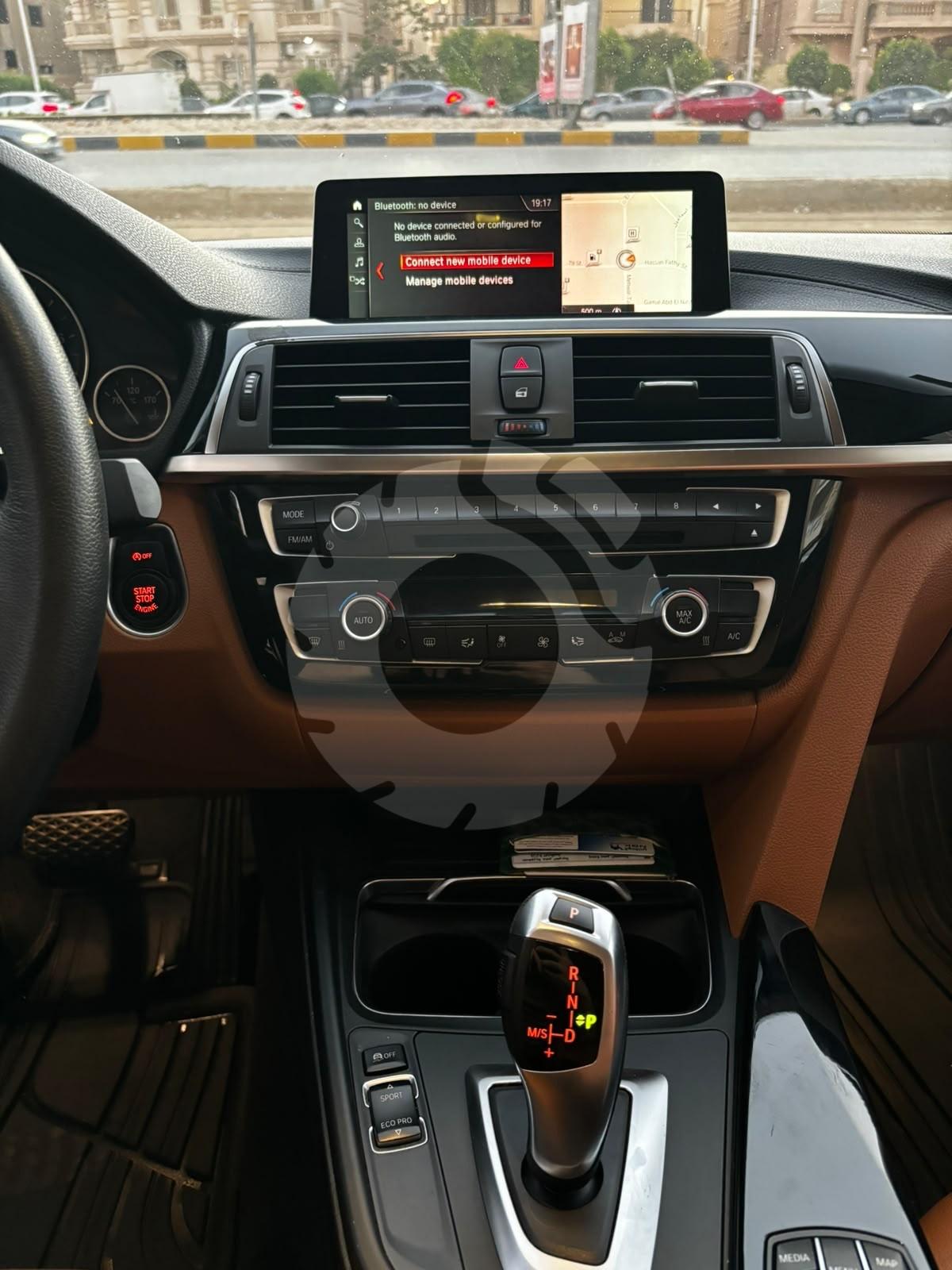 بى ام دبليو 318i