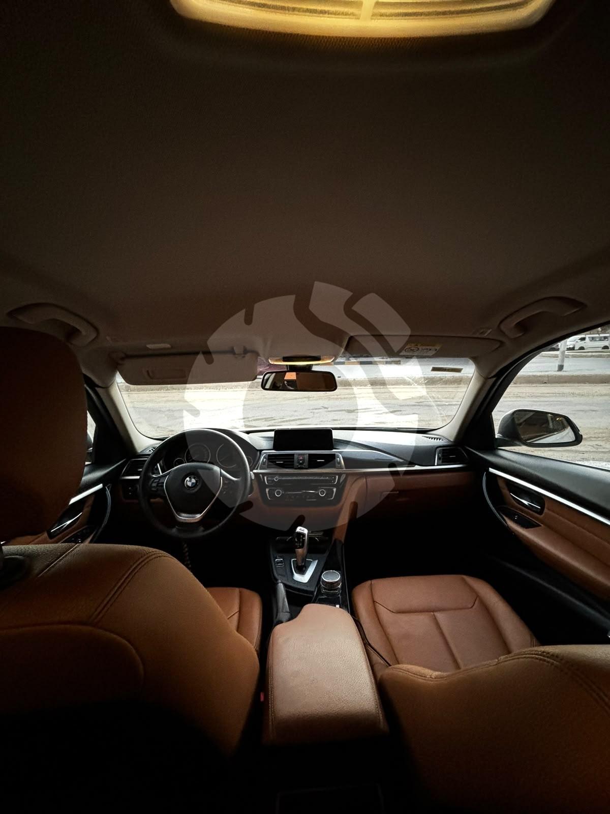 بى ام دبليو 318i