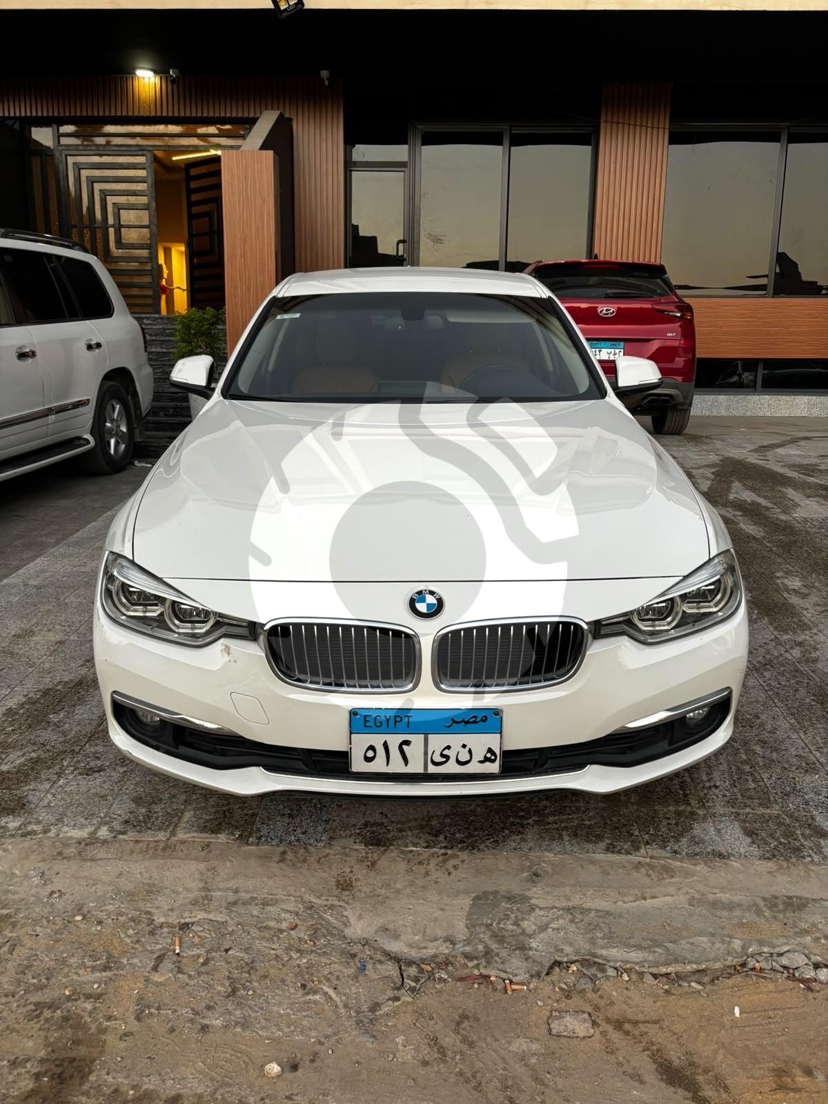 بى ام دبليو 318i