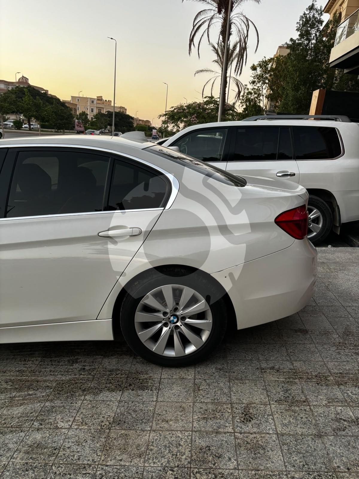 بى ام دبليو 318i