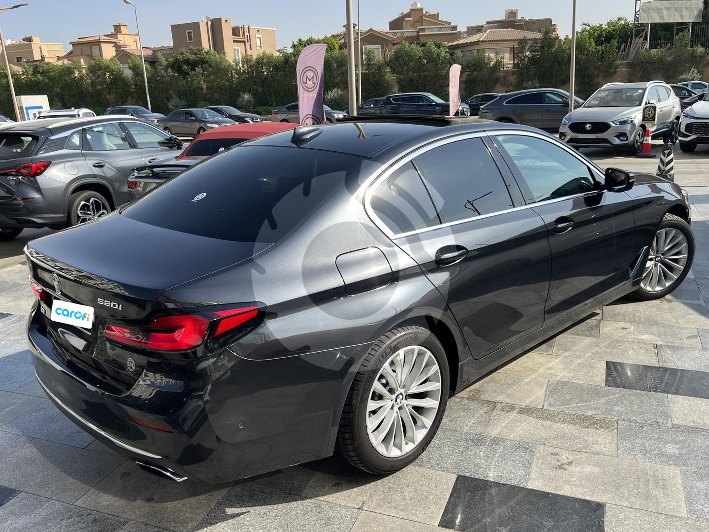 بى ام دبليو 520i