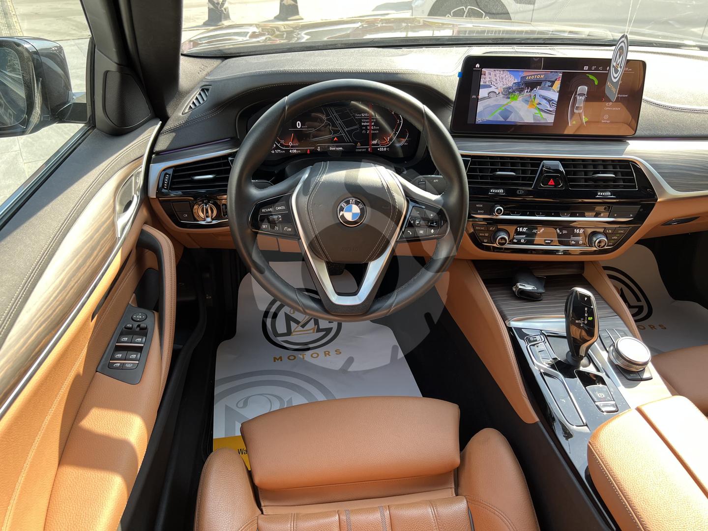 بى ام دبليو 520i